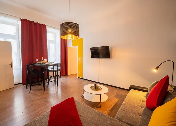 For 4 With Kitchen Near Naschmarkt & U4 Metro * Viena