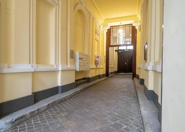 Apartamento For 4 With Kitchen Near Naschmarkt & U4 Metro Viena